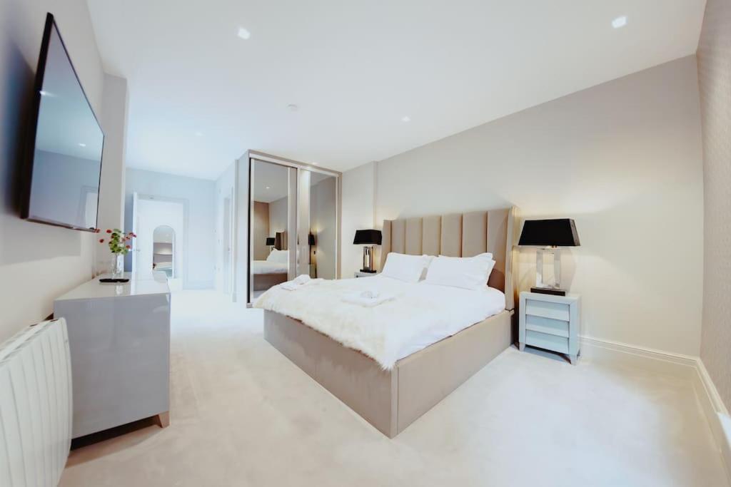 Апартаменты 3-Story Townhouse - Sleeps 8 Лидс Экстерьер фото