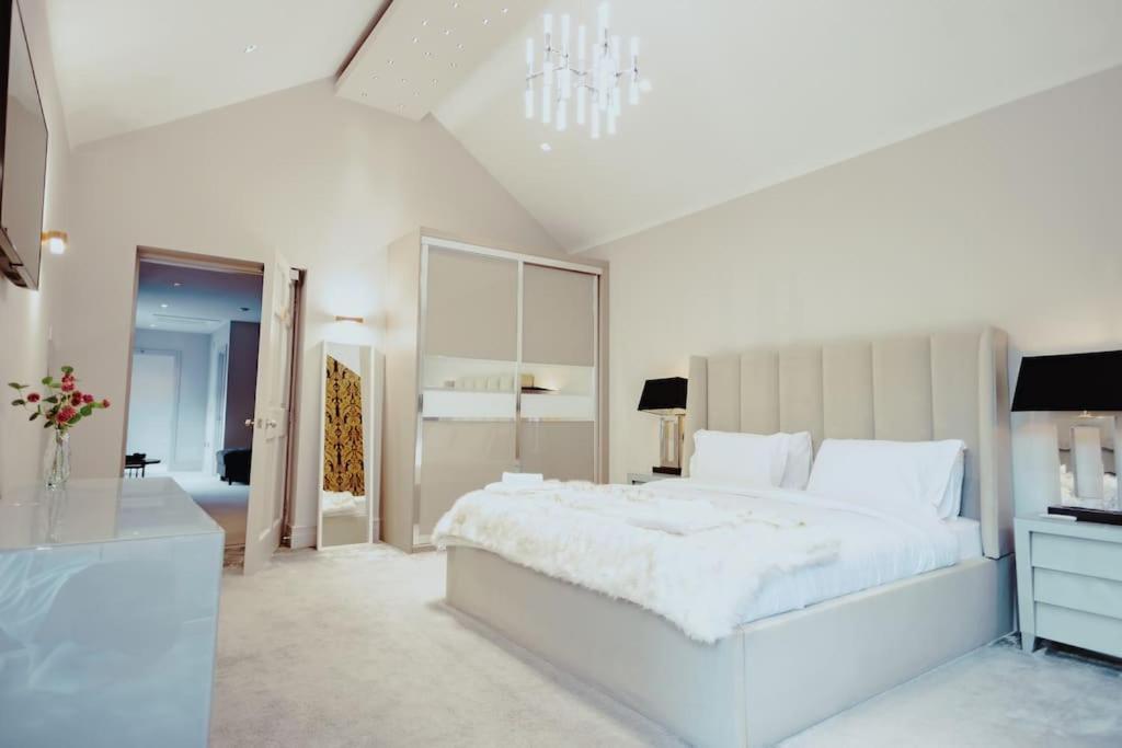 Апартаменты 3-Story Townhouse - Sleeps 8 Лидс Экстерьер фото